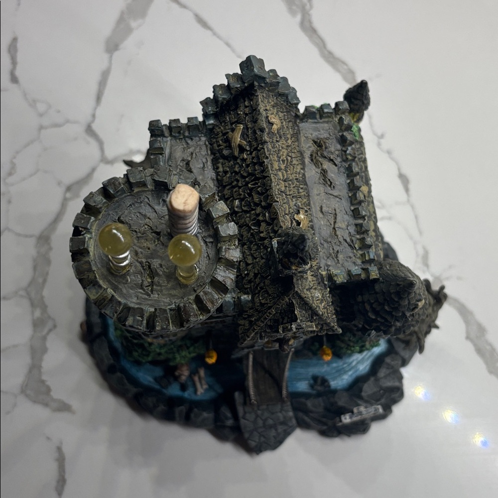 Hawthorne Village Halloween Universal Monsters ~ Frankenstein's Castle W/Figure - Picture 7 of 10